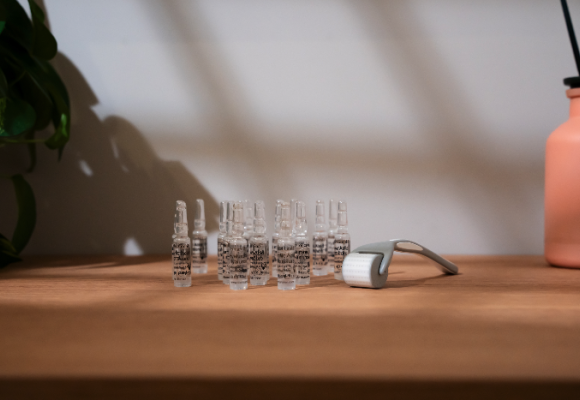 Hyaluron Ampoules + Dermaroller